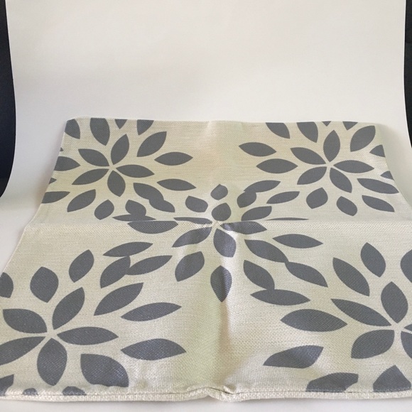 Pillow-Yama-Gray: Pillow cover set of 4 - Picture 11 of 13